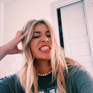 Meet your Posher, Maya